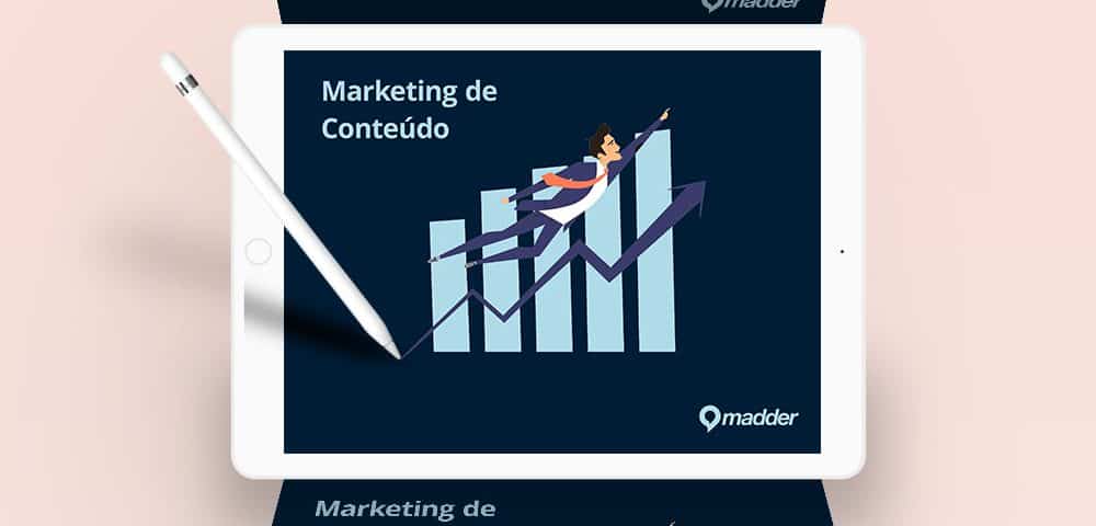 Um tablet mostrando um gráfico em crescimento ligado ao uso da estratégia de marketing de conteúdo